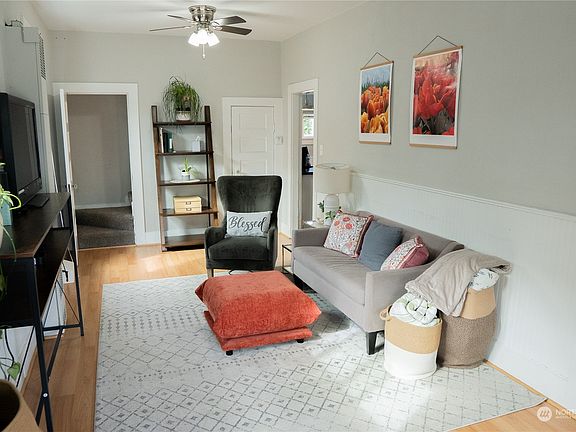 2nd image of 1822 Lombard Avenue