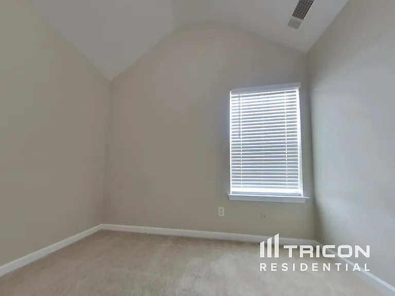 2640 Thunder Basin Way — Photo 11