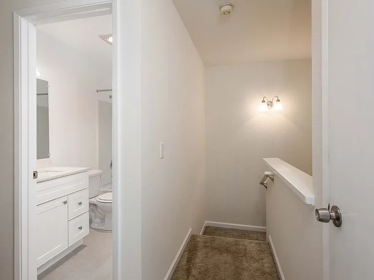 422 Occidental Cir — Photo 13