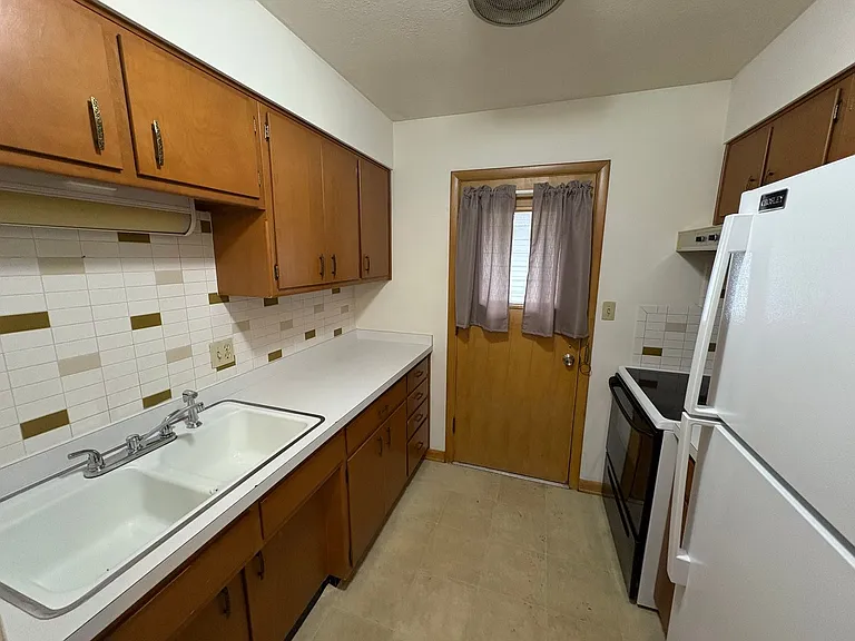 600 Marshall Ave — Photo 4