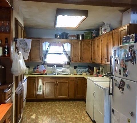 4th image of 1295 County Road 131