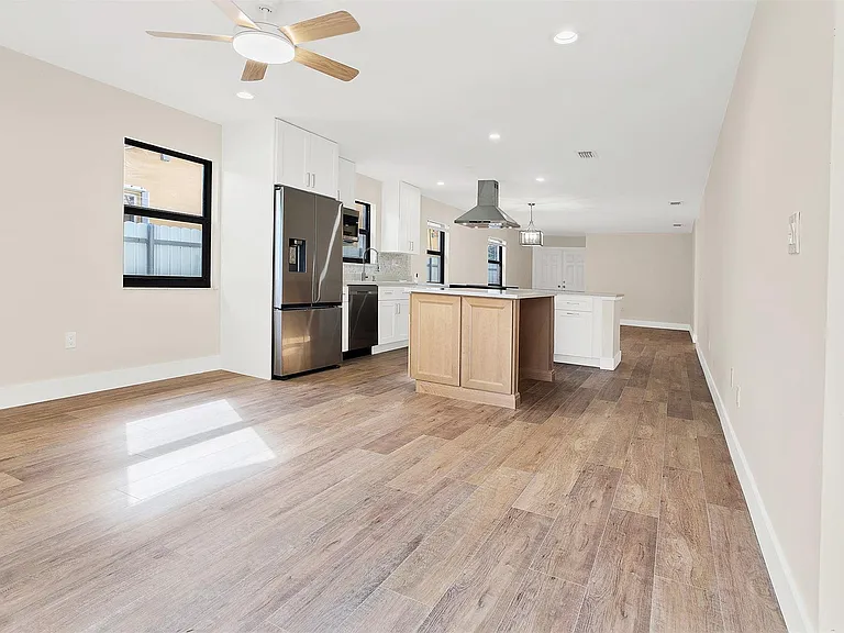 391 NW 58th Ave — Photo 21