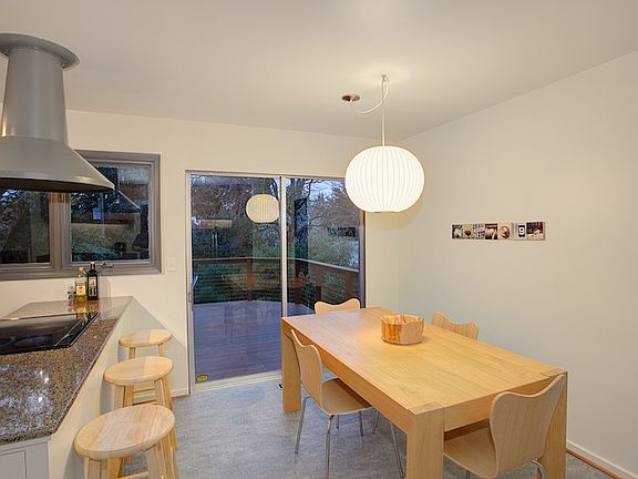 Kitchen (Eating)