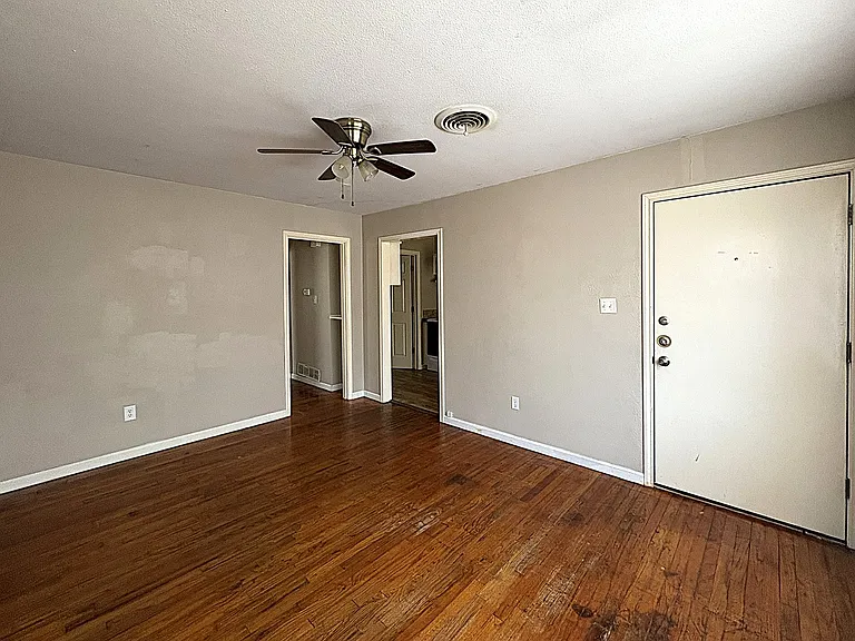 211 Marston Ave #A — Photo 8