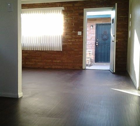 3rd image of 1006 S Dorsey Ln APT 16