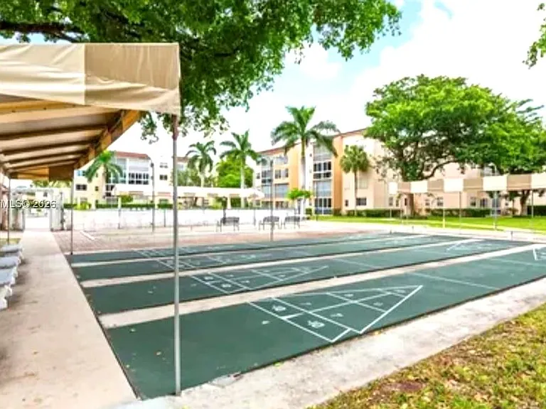 2841 Somerset Dr #215 — Photo 45