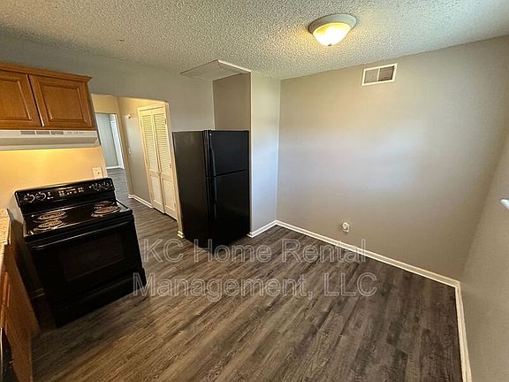 4th image of 9215 E 54th St