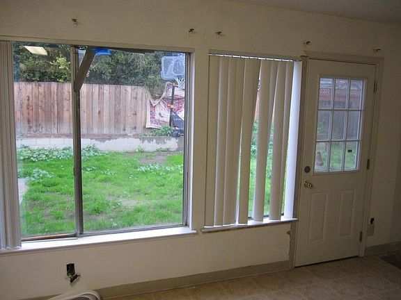 4th image of 1294 Turrett Dr