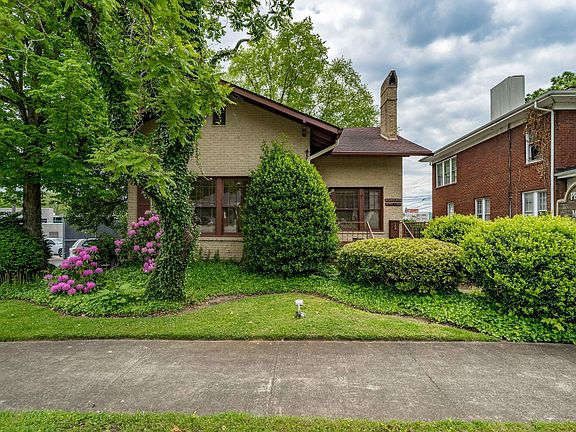 2nd image of 202 E Unaka Ave