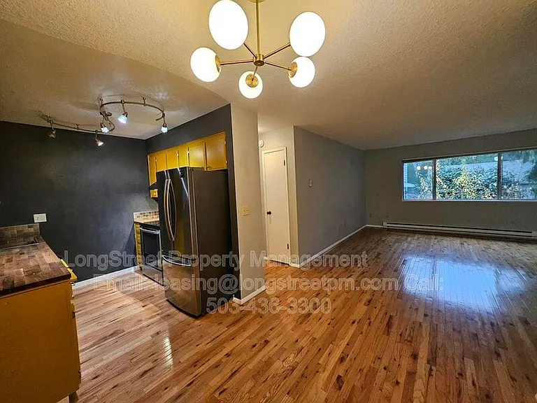 4606 NE Broadway St — Photo 7