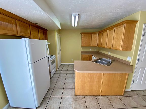 4th image of 338 E Newsome Park Ln