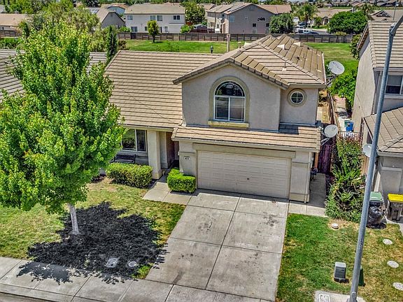 3rd image of 4819 Moraga Ln