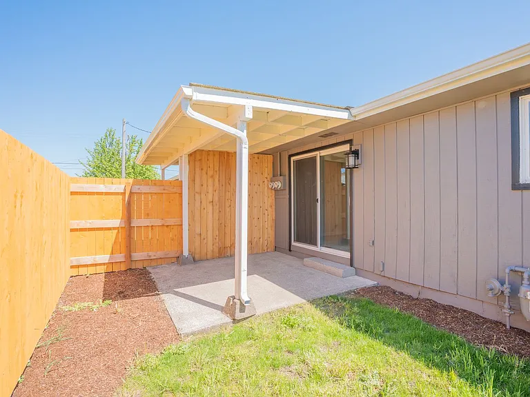 2910 Railroad St SE — Photo 14