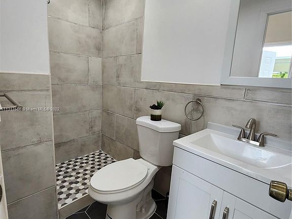 4th image of 1271 NE 153rd St #0