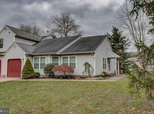 19 Spruce Rd, Hightstown, NJ 08520