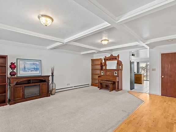4th image of 113 Davis Cir