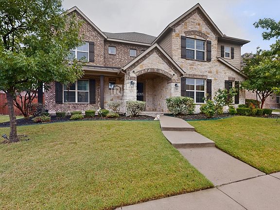 3rd image of 151 Darian Dr