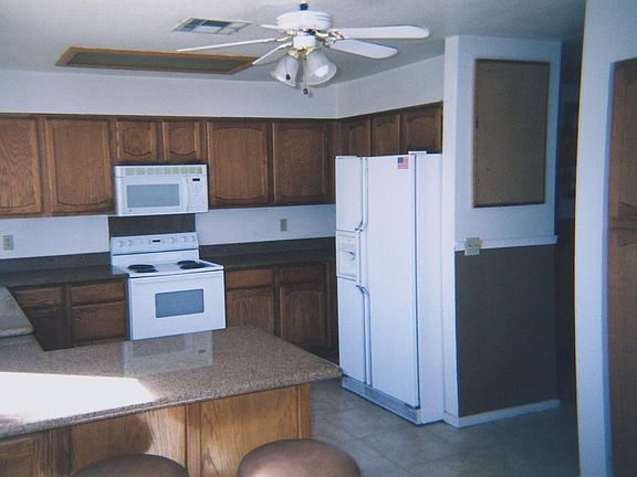 4th image of 1833 E Pebble Beach Dr