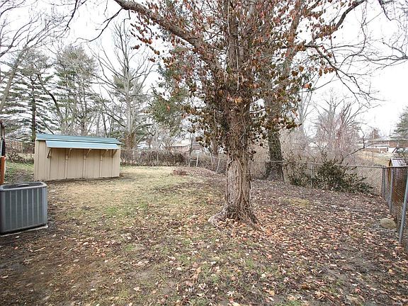 3rd image of 624 Oakwood Ave