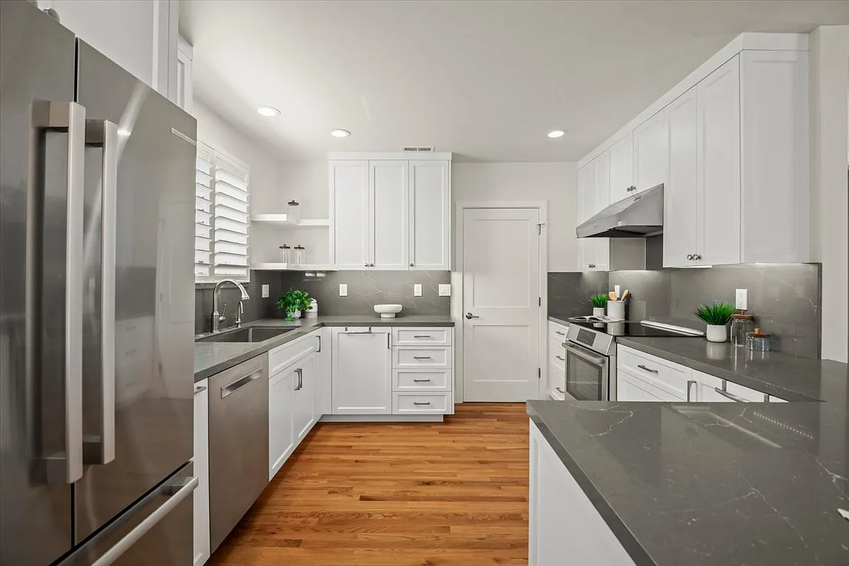 3 bed, 1402 sqft, $4,500 — Photo 4