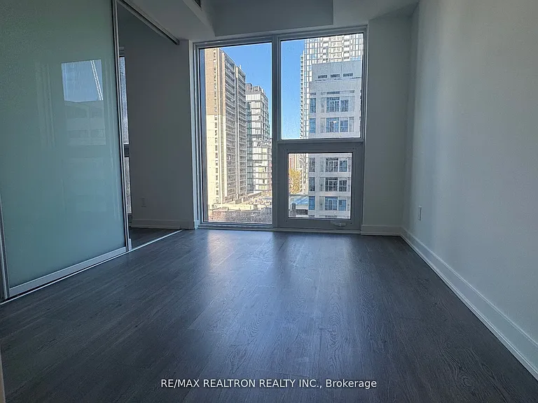 8 Wellesley St W #806 — Photo 17