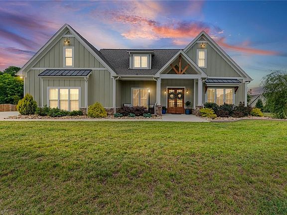 3rd image of 148 Dyna Dr