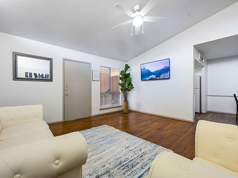 Gaston Uptown Apartments — Photo 7