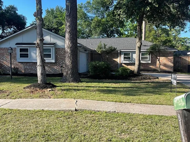 23918 Farm Hill Rd — Photo 1