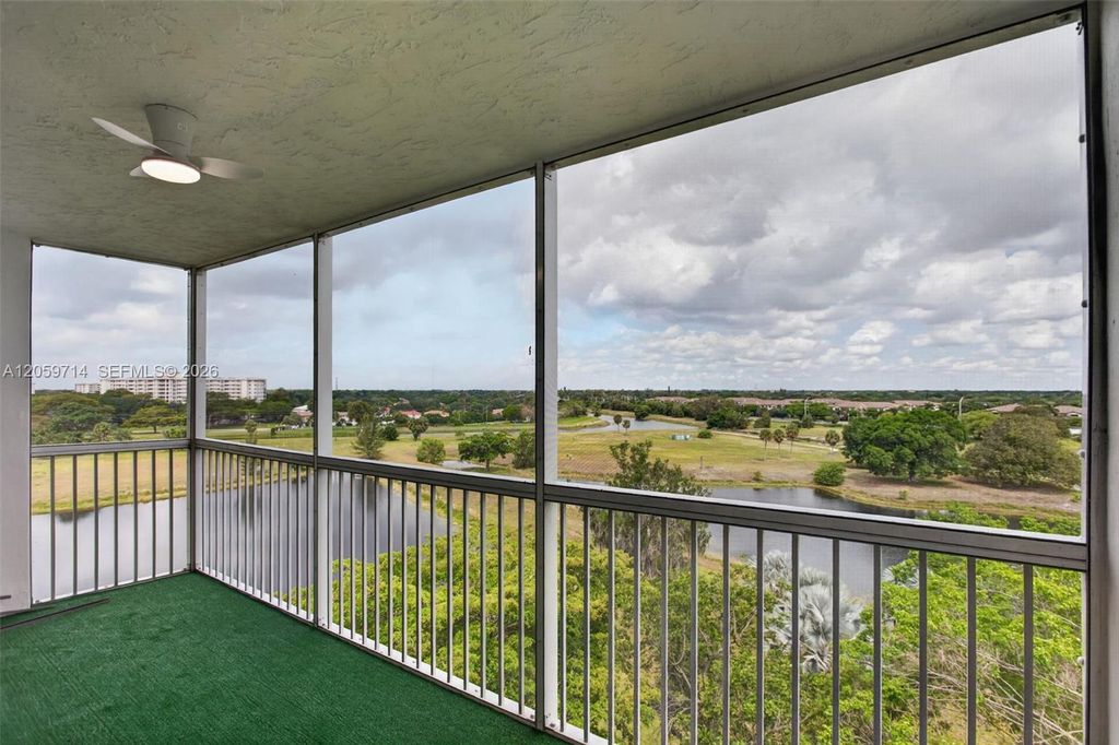3090 N Course Dr APT 807, photo 3