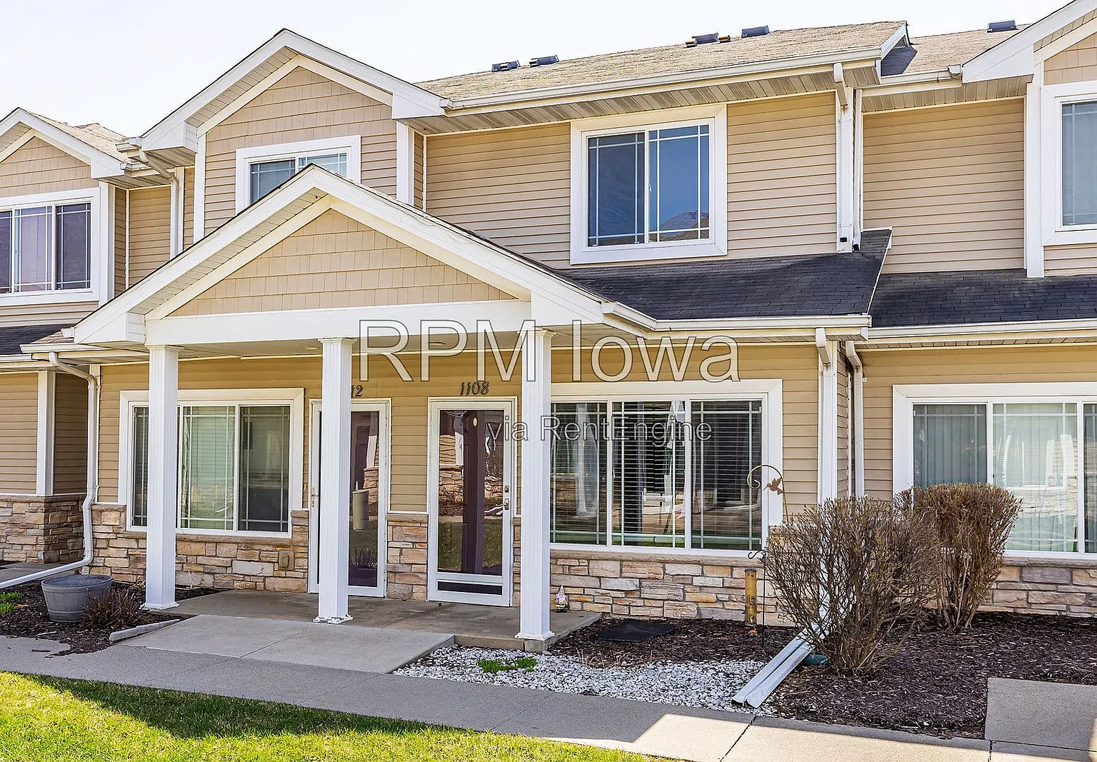 2 bed, 3.0 bath, 1106 sqft, $1,450 — Photo 2