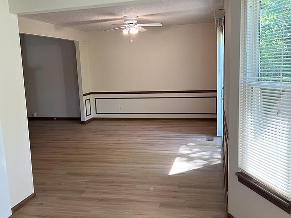 3rd image of 8813 W 77th St