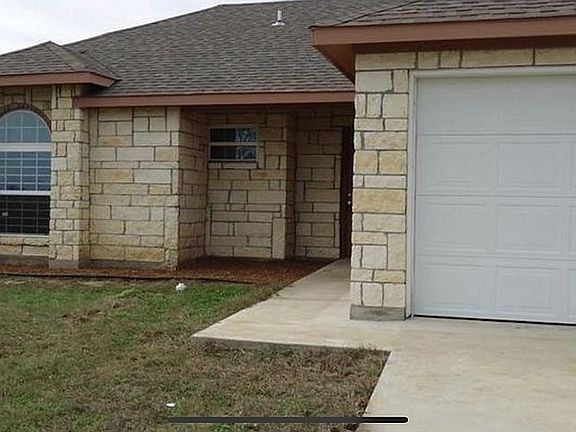 3rd image of 801 Jean Ray Ct