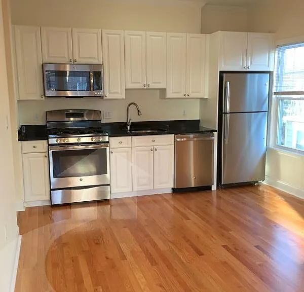 65 Langdon St #5 — Photo 1
