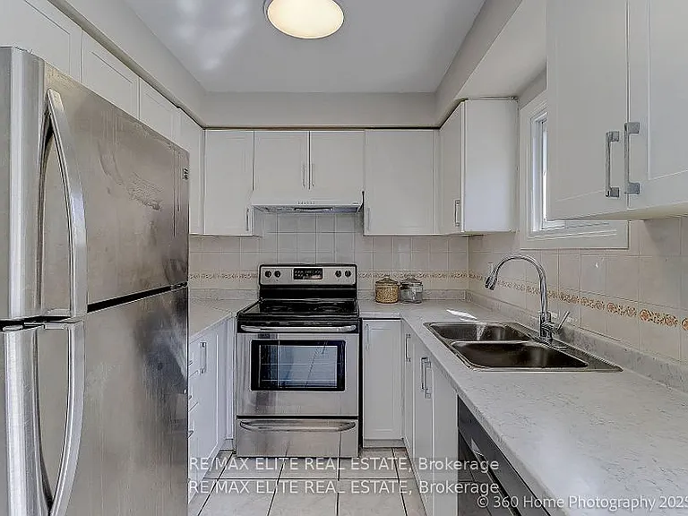 2032 Glenada Cres — Photo 8
