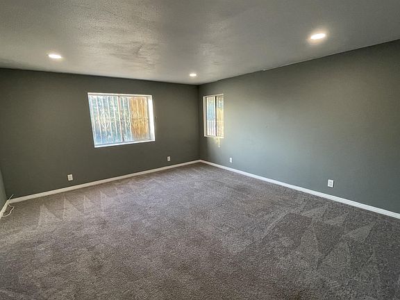 5th image of 22368 Sherman Ave
