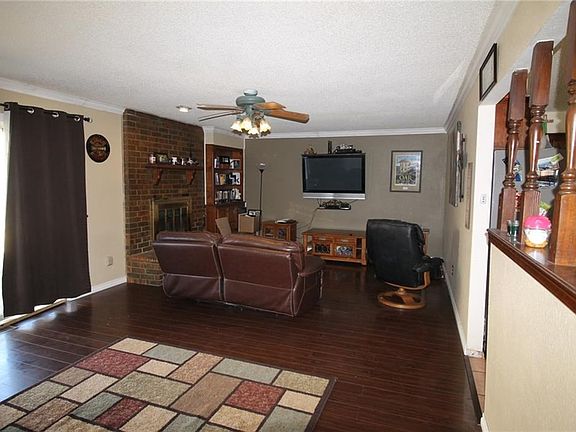 5th image of 1008 Kouba Dr