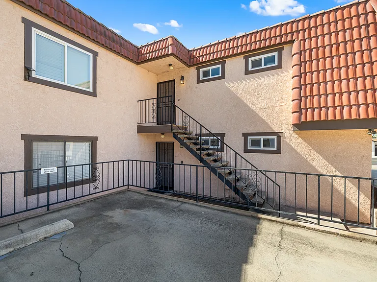 2853 N Palm Ave #2 — Photo 22