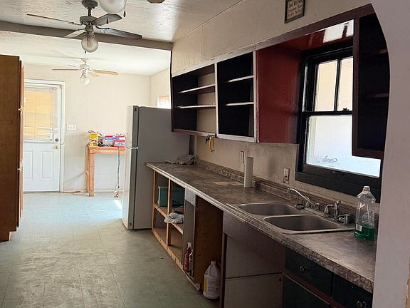 4th image of 109 N LOS ROBLES Drive
