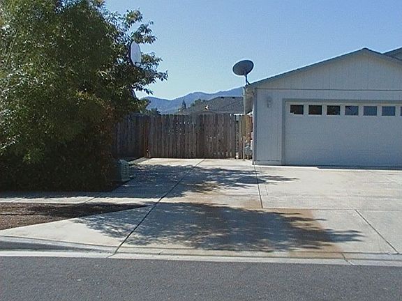 RV park w gated fenced area 