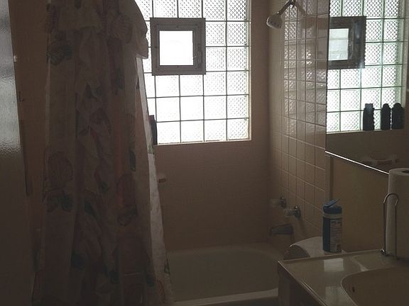4th image of 110 N Elm Ln