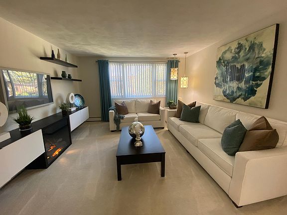 4th image of 23 Auburn St #2B-1Ba-750Sqft