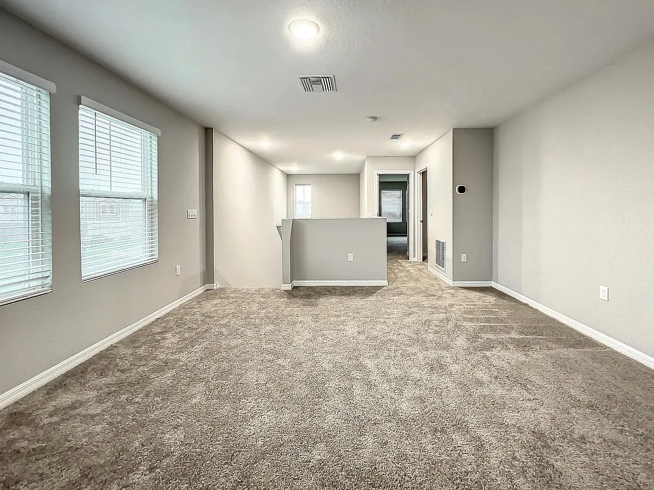 5 bed, 2470 sqft, $3,100 — Photo 3