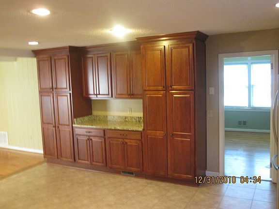 Maple Cabinets with plenty of storage