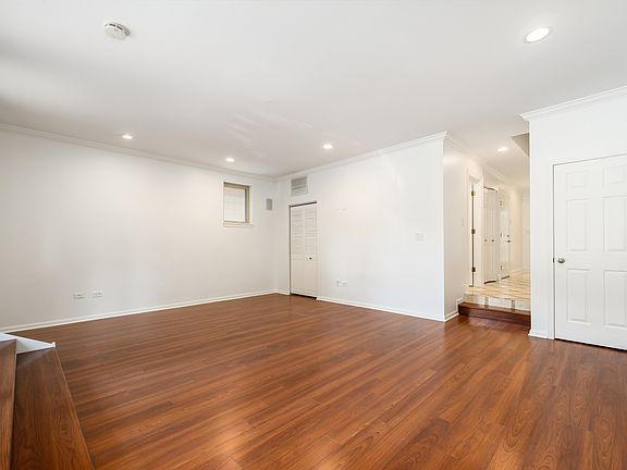 4th image of 54 W 15th St