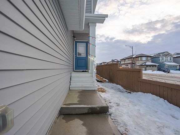 3rd image of 1459 Cherniak Way SW