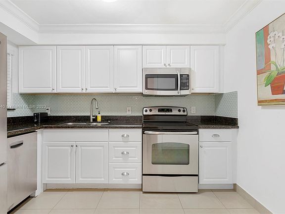 4th image of 201 Jefferson Ave APT 2B