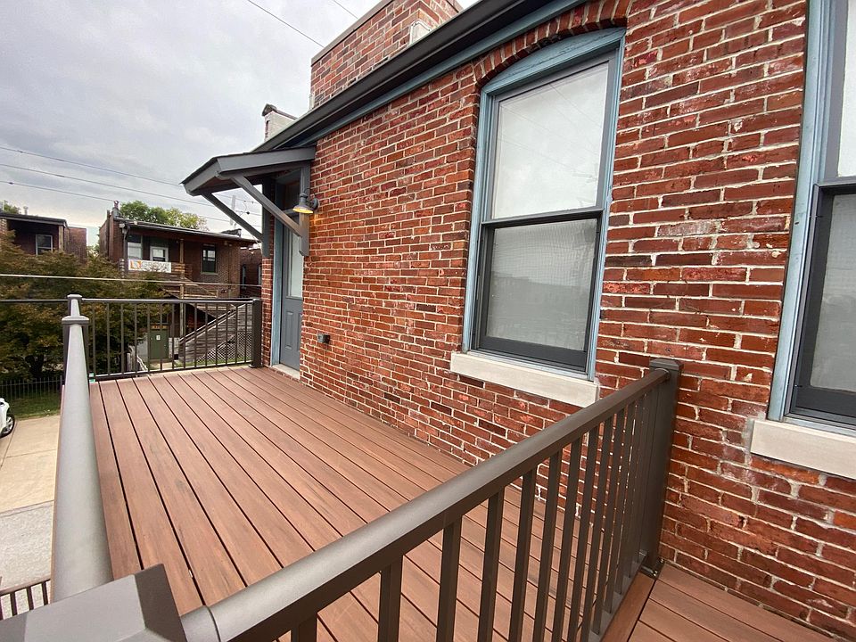 New composite decking with aluminum handrails!