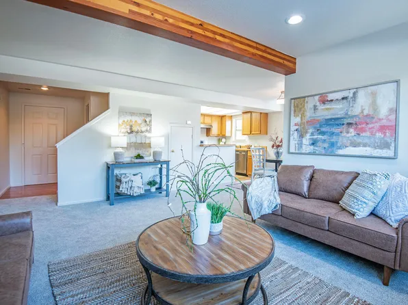 1801 NE Purcell Blvd APT 15, Bend, OR 97701