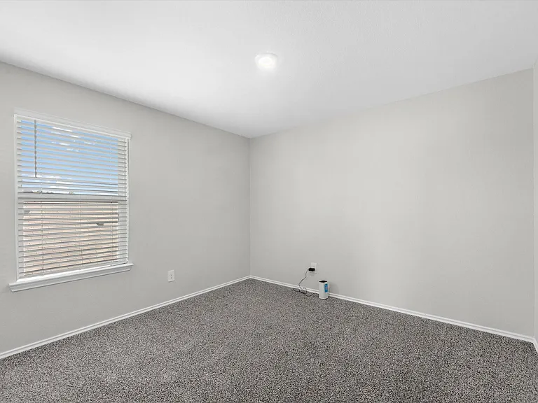 5455 Pinetree Crescent Ln — Photo 21