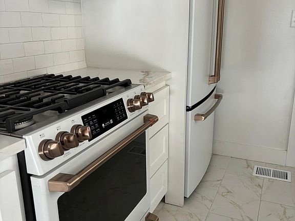 4th image of 216 N 5th St